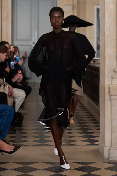 Look 4